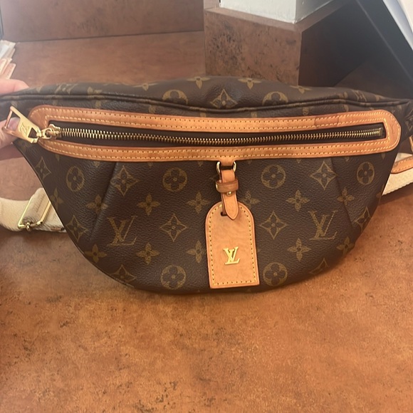 Louis Vuitton Bum Bag - Picture 1 of 7